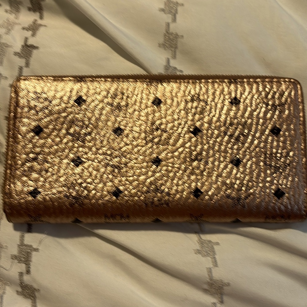 💯 authentic beauty McM hand held